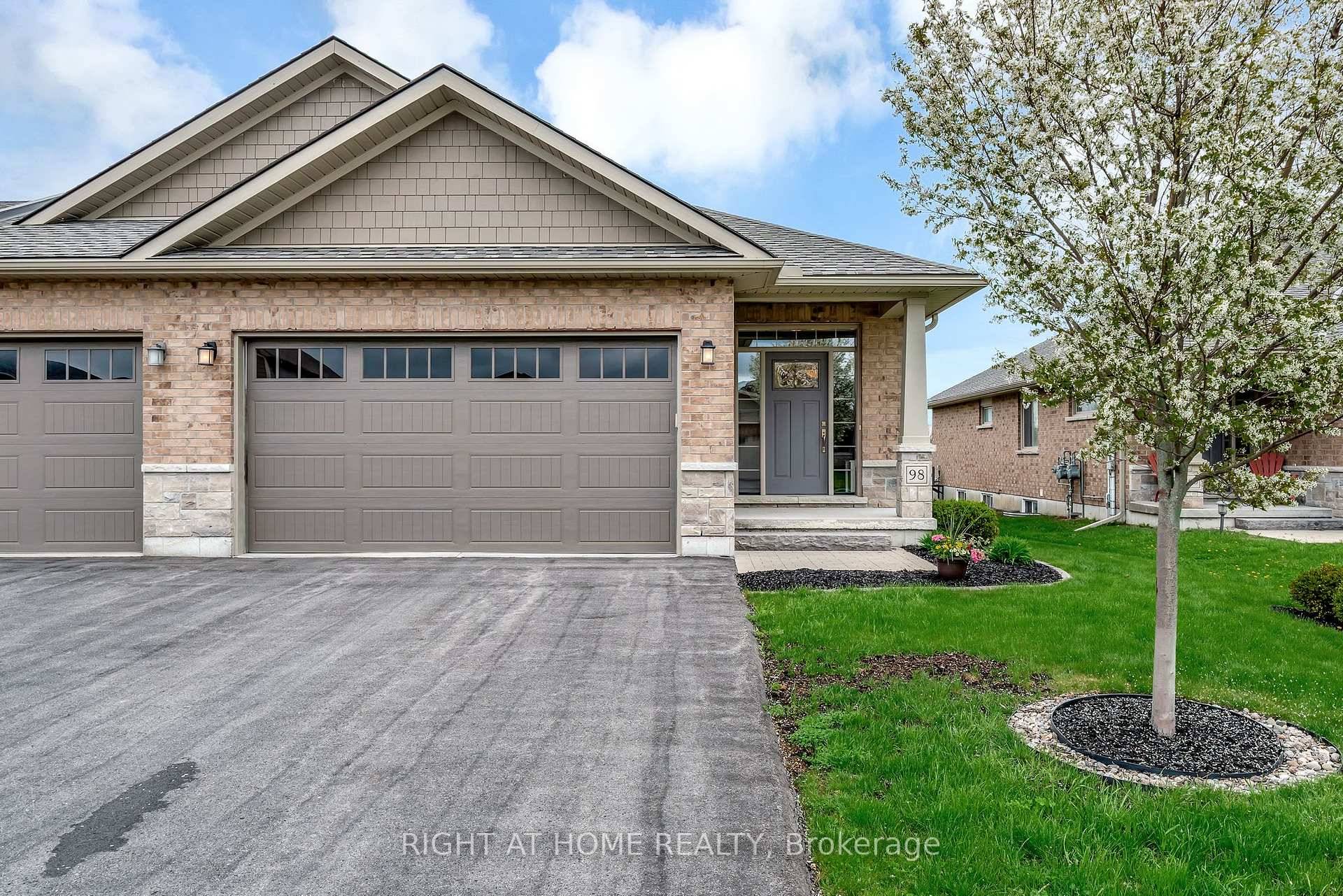 Welcome to this rare bungalow end unit town featuring a spacious double car garage with inside entry, situated on a premium 39' x 134' lot with exceptional curb appeal, interlock ...