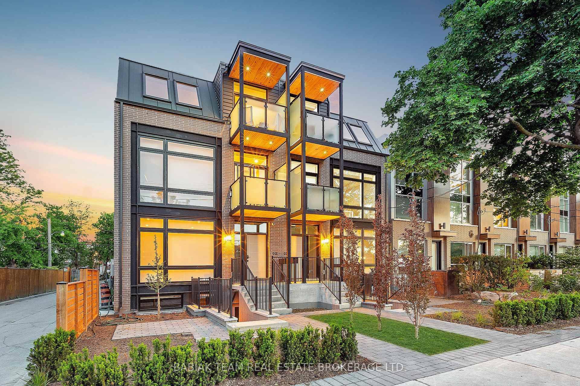 This luxurious, recently constructed 2 bedroom, 1 bathroom loft apartment features two private balconies, an office nook and individual climate control.