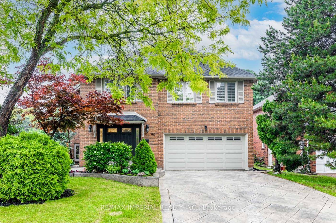 Welcome to this 2 bedroom den can be used as 3rd bedroom basement unit located in the highly sought after Thornlea community, renowned for its top rated schools and exceptional ...