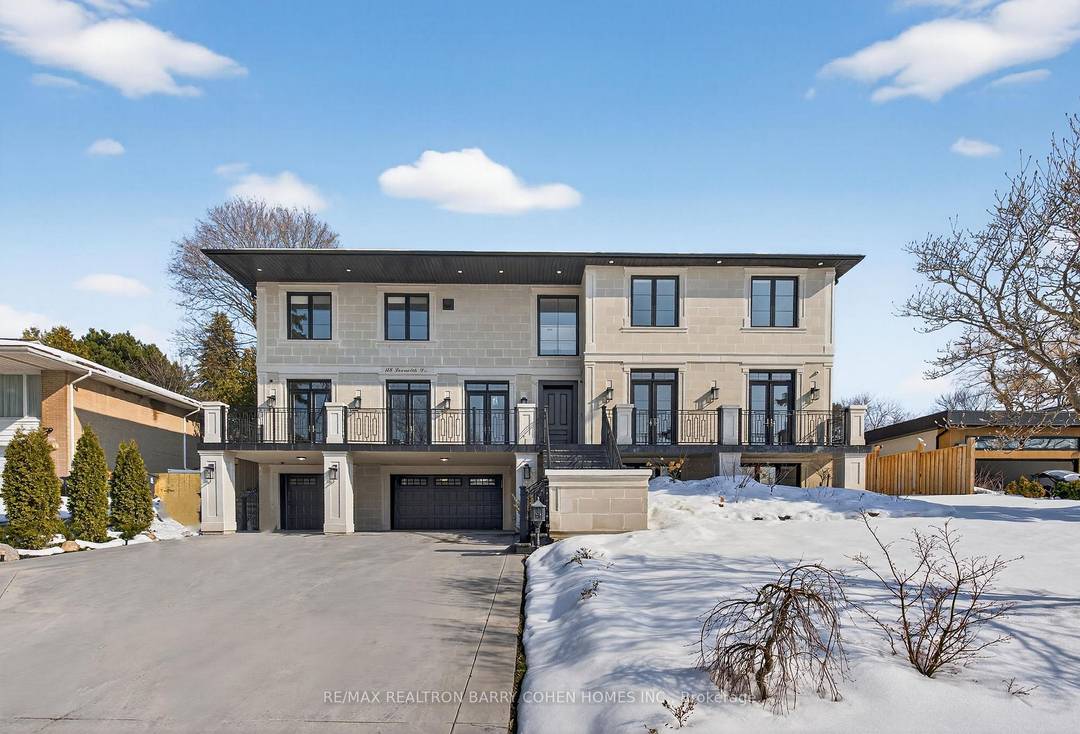 3 Years New ! Modern Sculptured Custom Built Residence On Large Tree Line Lot With Expansive Views In The Highly Exclusive Parkwoods Donalda Neighbourhood.