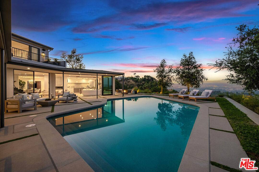8545 Charl Ln 5BR Hollywood Hills East La