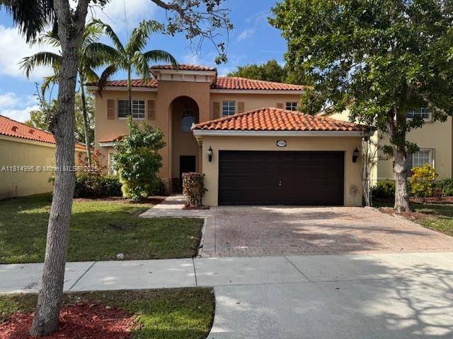 Beautiful 2 story lake front home located in Sonara at Malibu Bay !