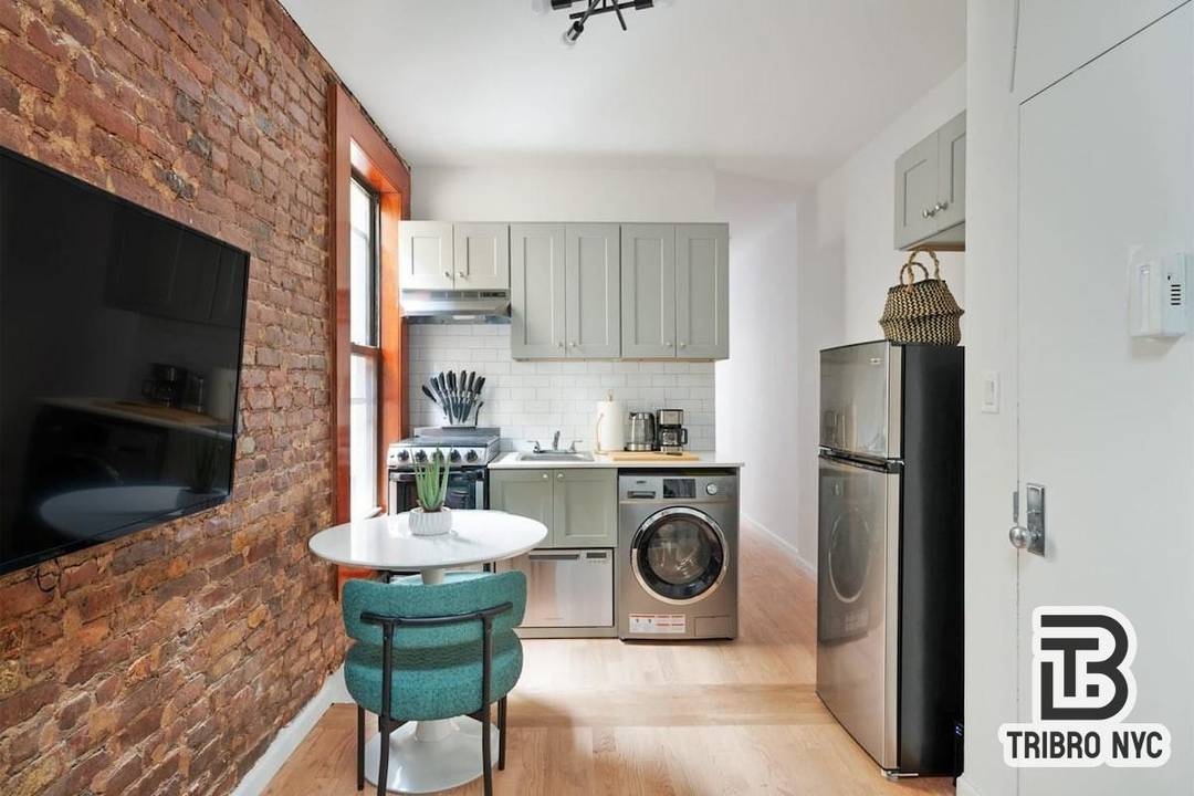 Super Sunny large 2BR in PRIME LES W D IN UNIT and Gut renovated !