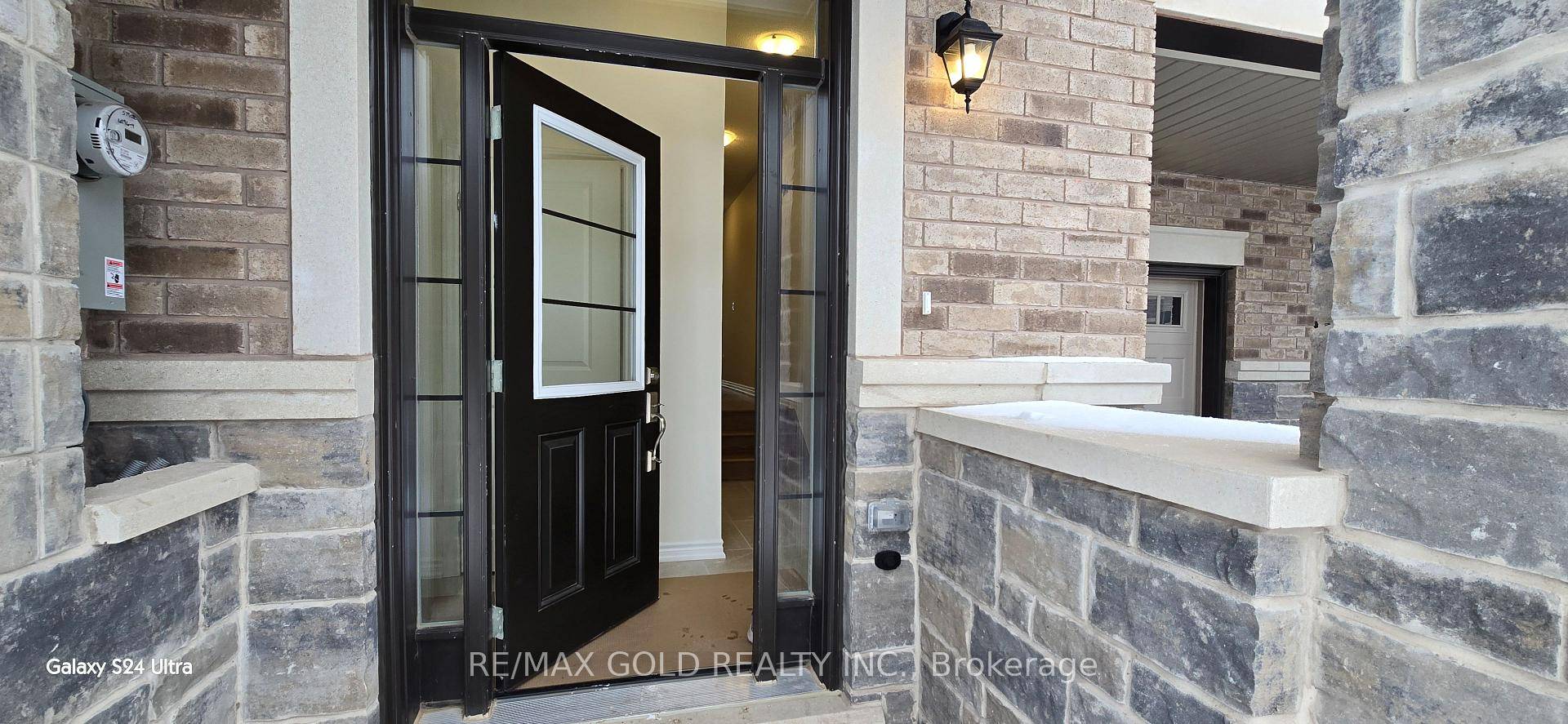 Brand new townhouse by Great Gulf available for lease in the sought Walker's neighborhood of Milton !