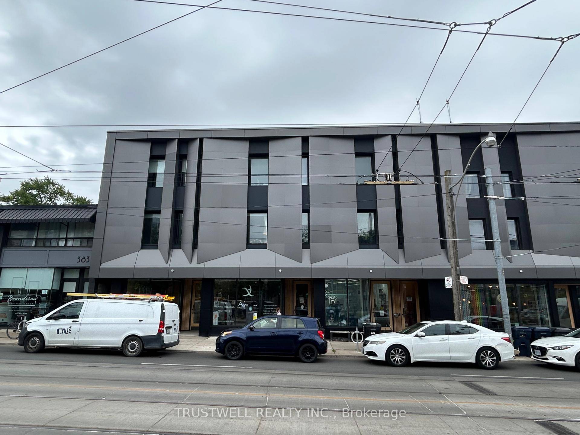 Well laid out 2 bedroom unit with approximately 676 SF of indoor space with private access to an additional 418 SF rooftop terrace.