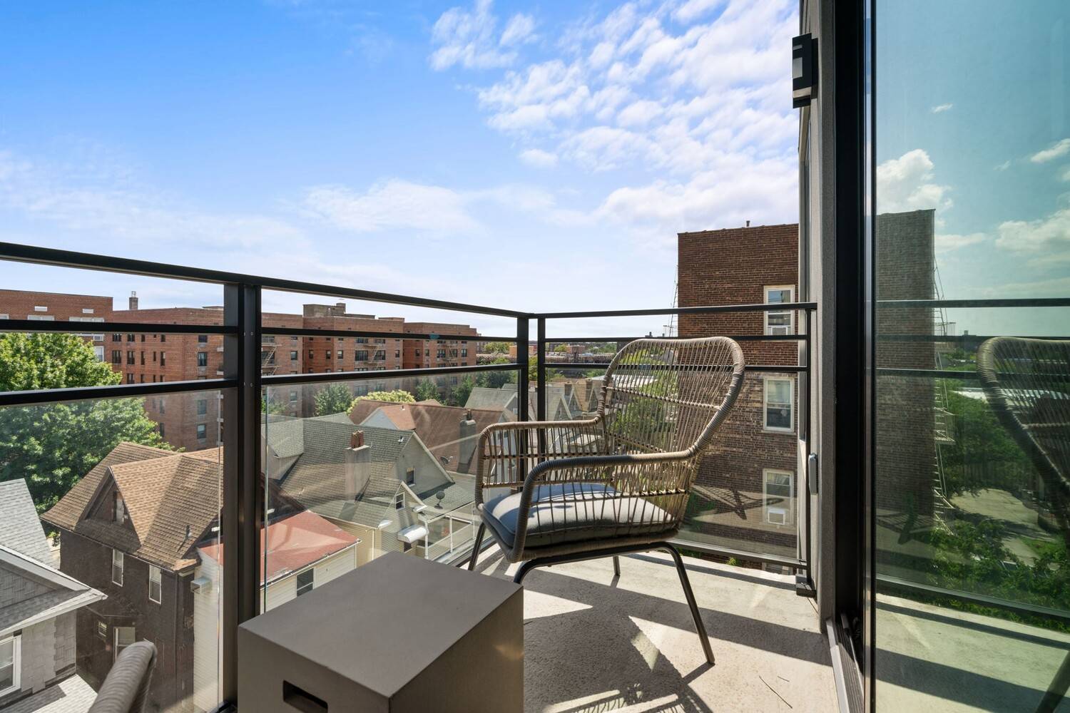 Immediate Occupancy Brand New Construction Parking amp ; Storage Available Welcome to Ocean 24, a thoughtfully designed new development offering 24 residences along the scenic, tree lined boulevard of Ocean ...