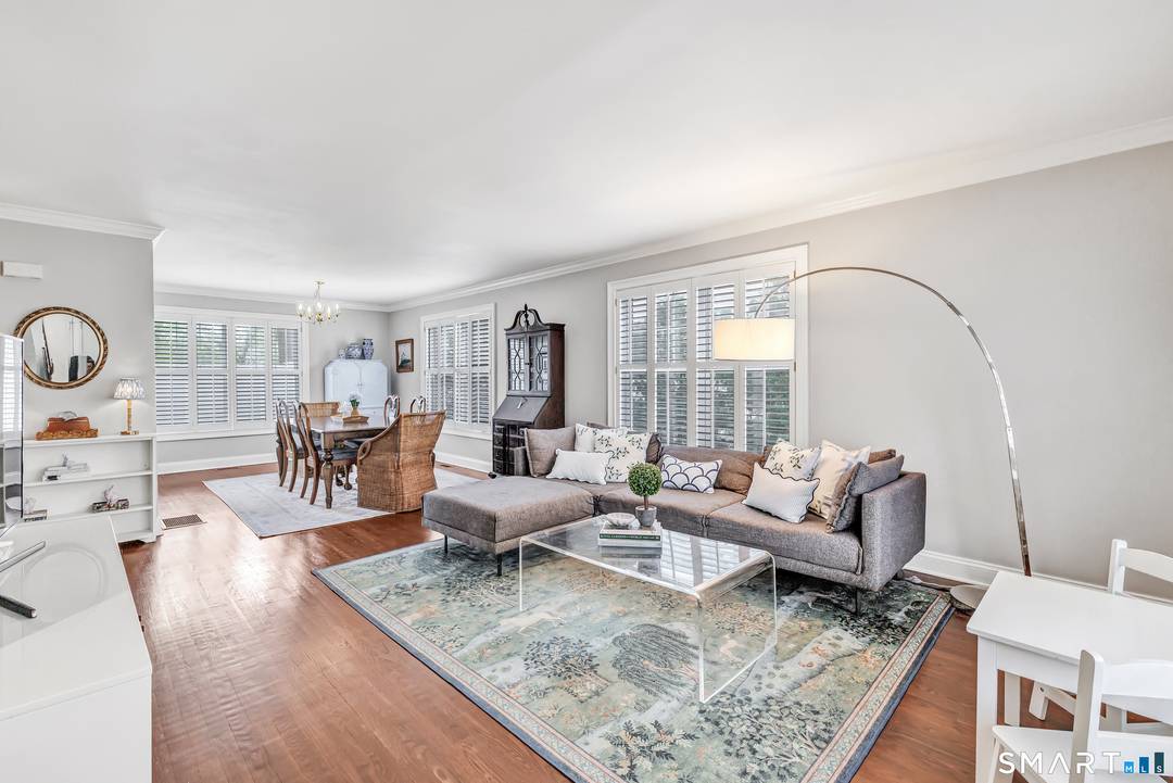 Luxury Townhome on the Darien Border Move In Ready !