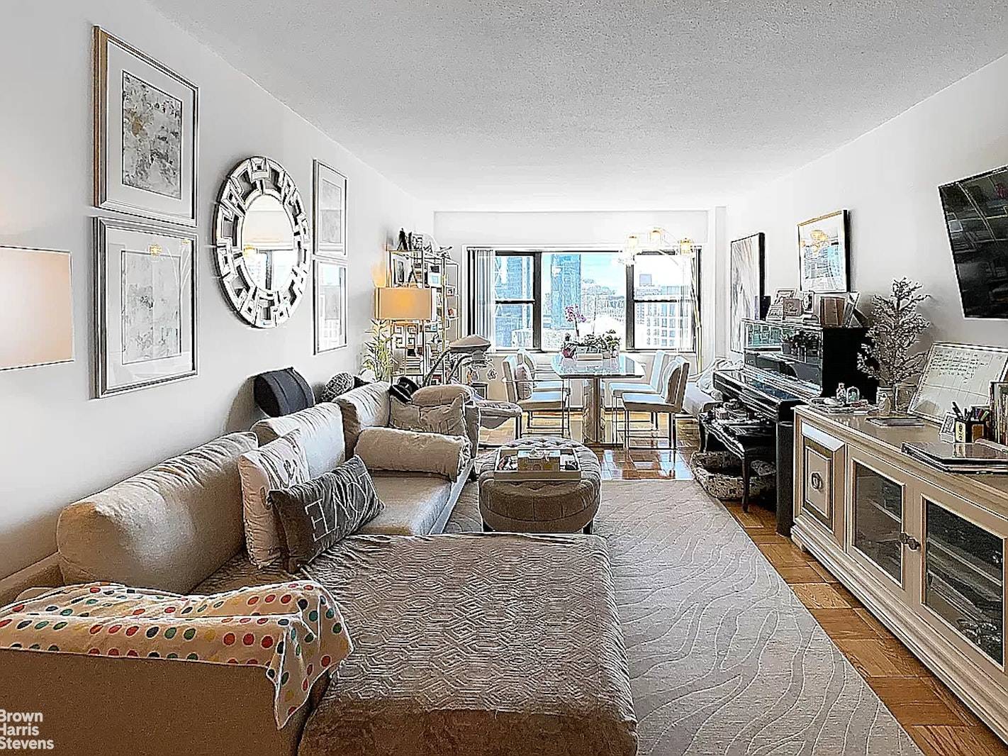 1 Lincoln Plaza Luxury Living Large 1BR in the SkyThis spacious one bedroom, on the 39th floor has open city views and gets tremendous southern light.