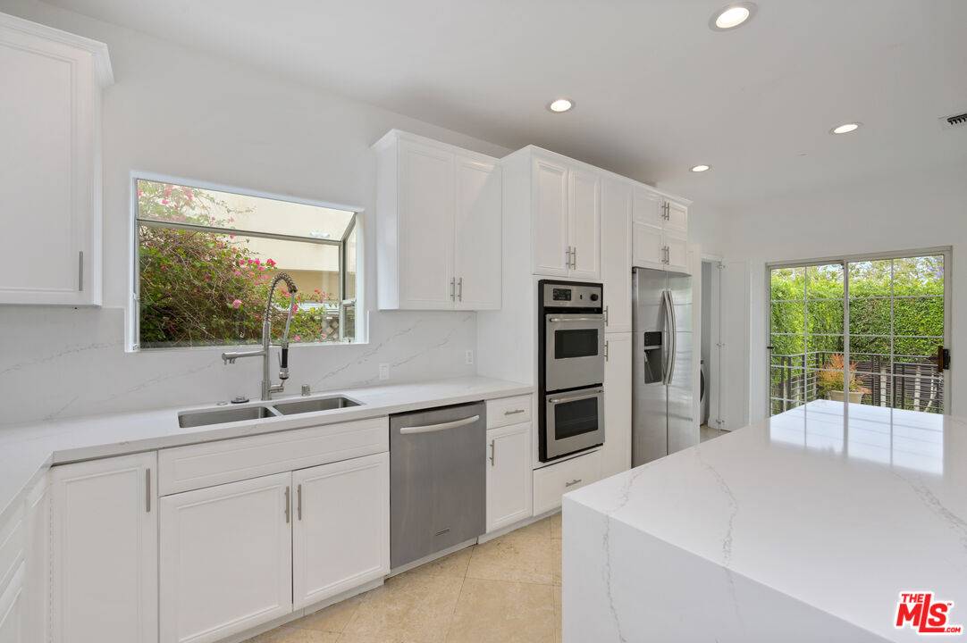272  S Palm Dr Beverlywood LA