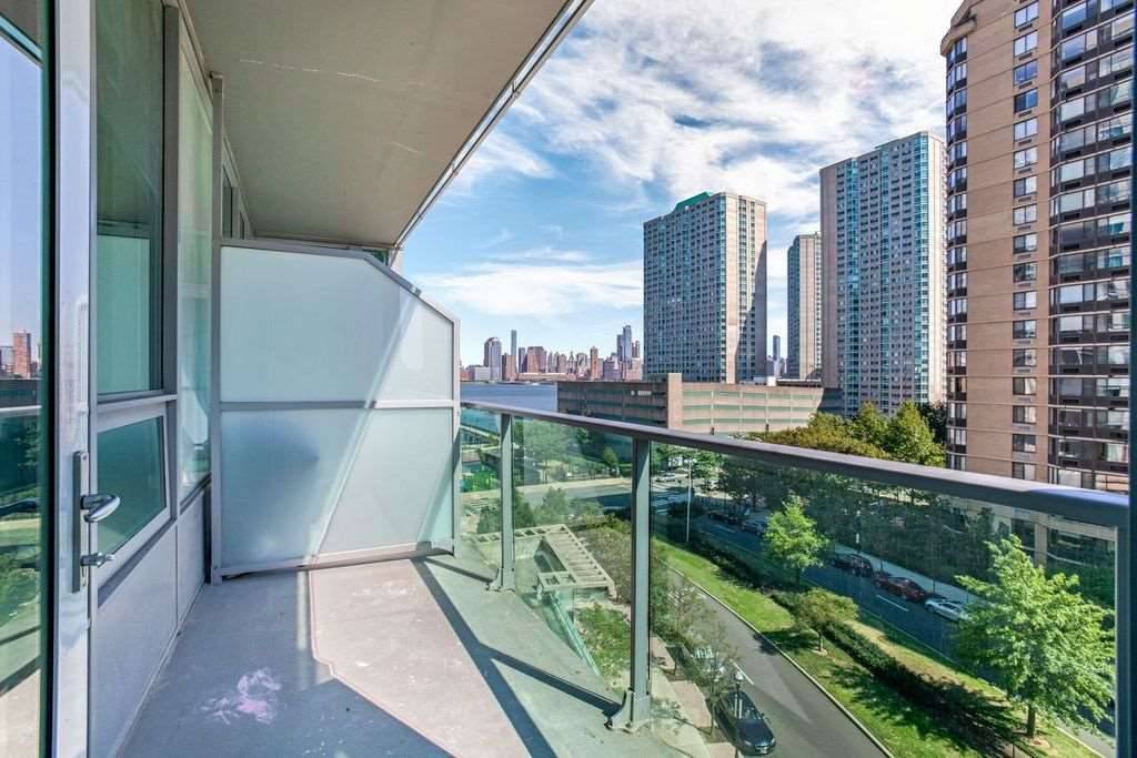20 NEWPORT PARKWAY Condo New Jersey