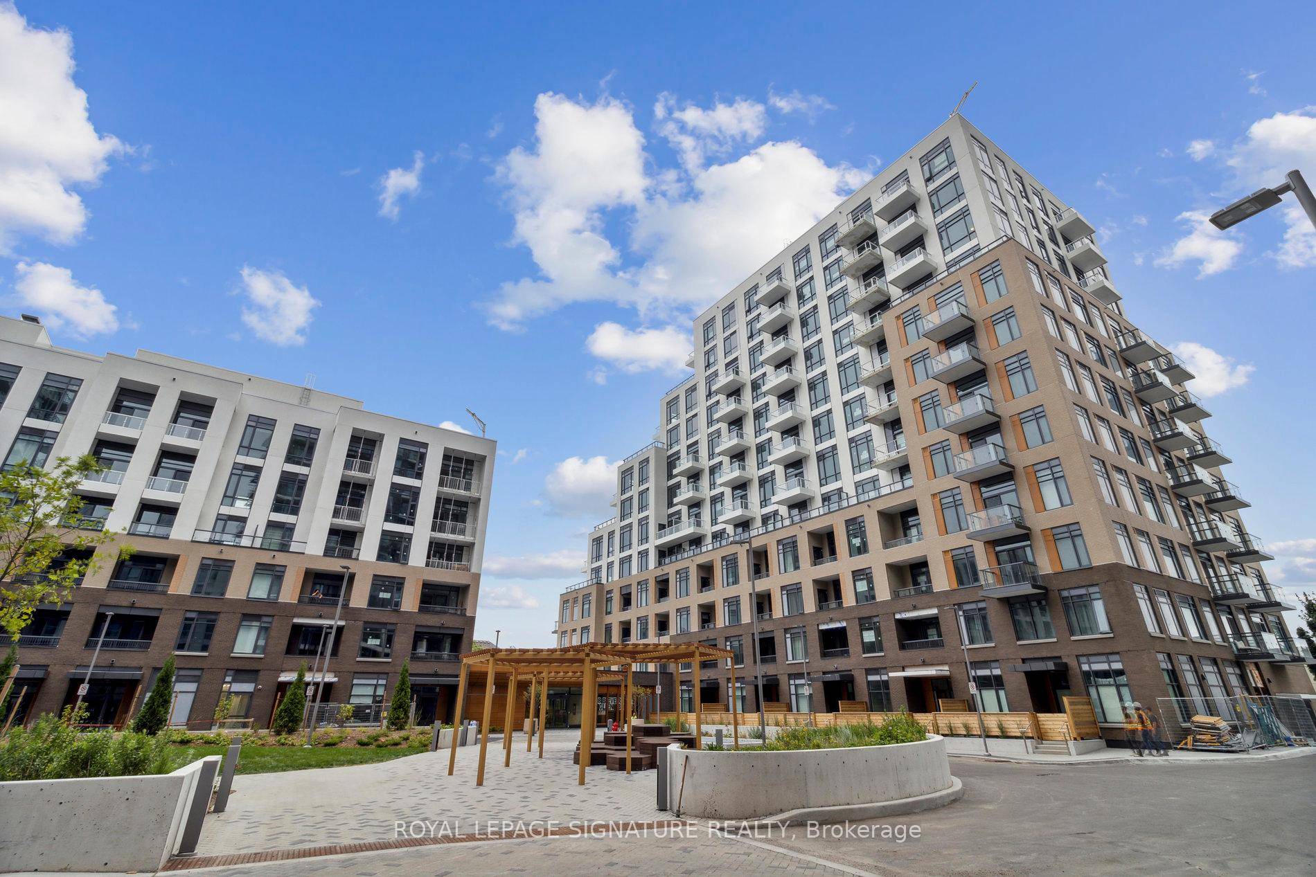 Fantastic development from the the renowned Daniels Corp ; Beverley At The Thornhill.