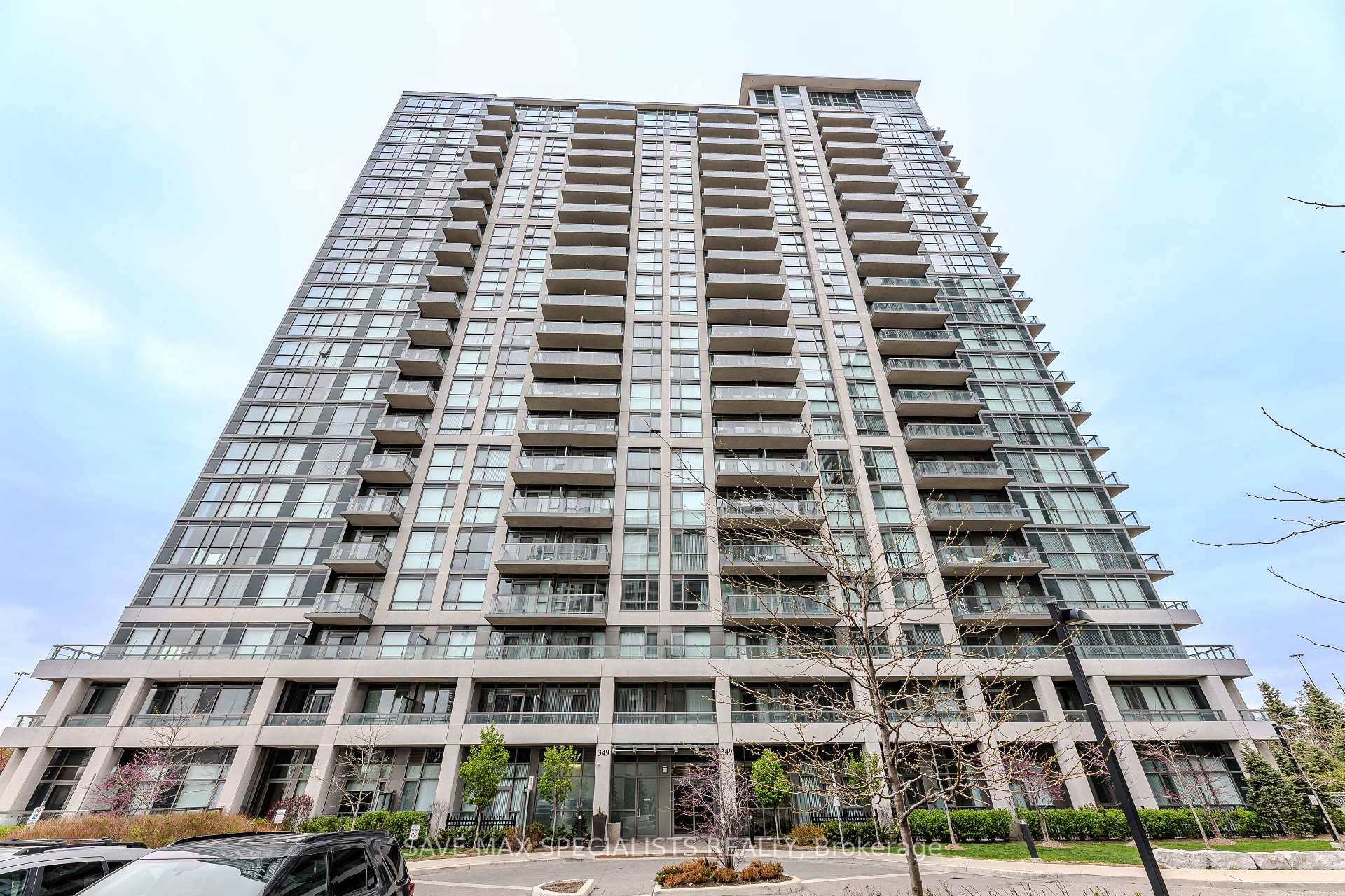 Stunning Penthouse Corner Unit With lt ; gt ;, lt ; lt ; Unobstructed North West Views gt ; gt ; Offers 858 Sqft.