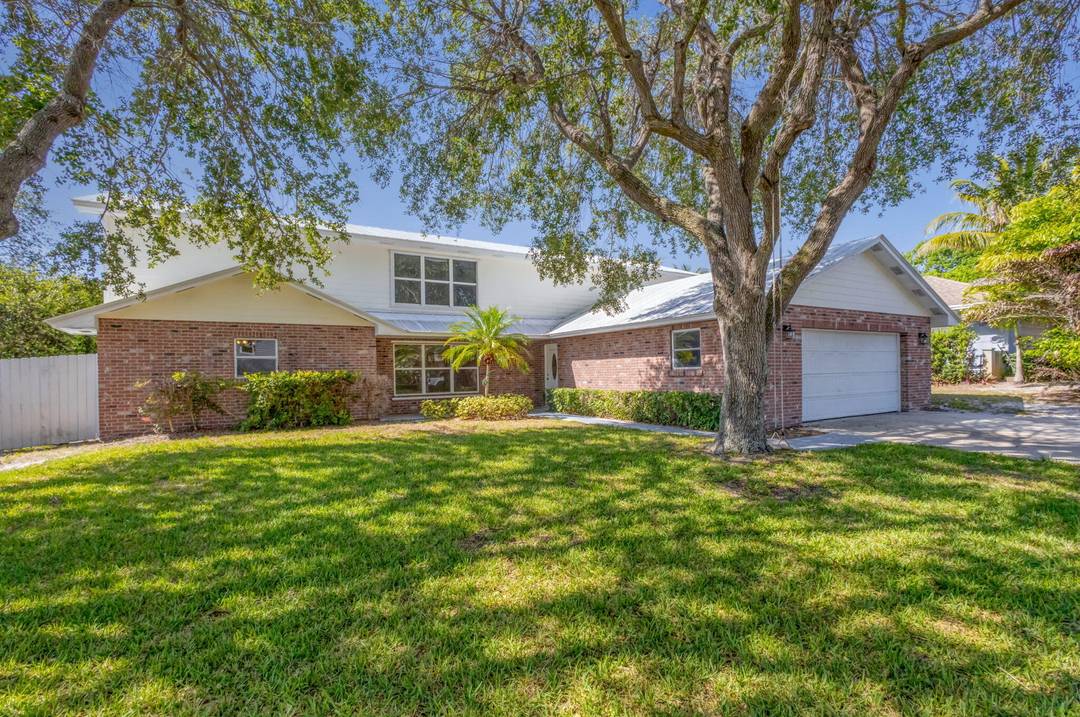 Need space ? This giant house is 6 bedrooms and 3 1 2 baths, 2 car garage and a huge, fenced backyard.