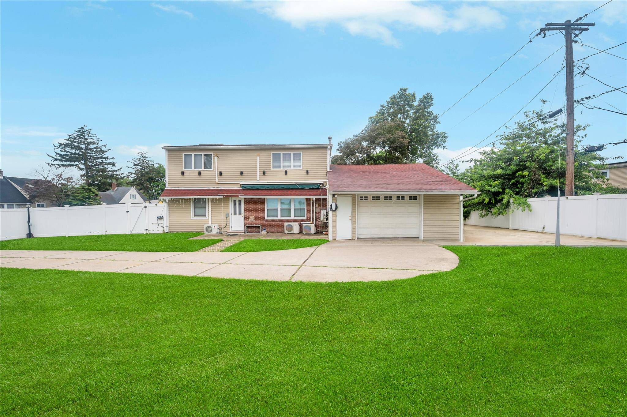 Step into a world of comfort and elegance with this beautifully maintained 4 bedroom, 2 bathroom Levitt home.