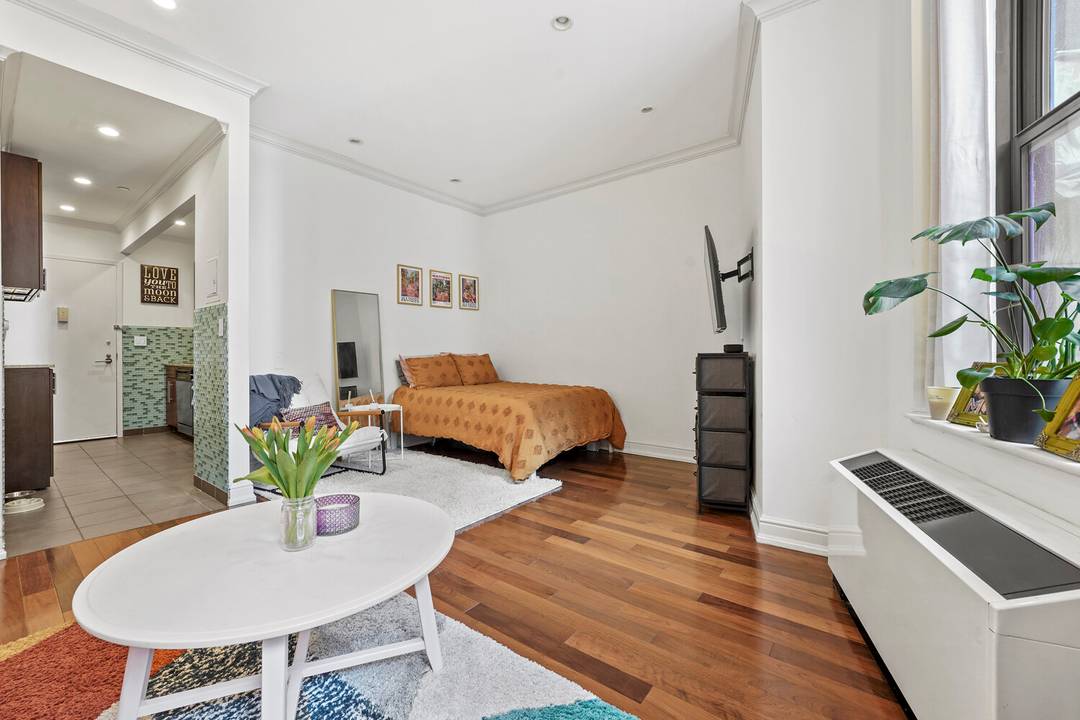 Investor Focused Immediate Income Tenant in Place Through February 2027 Currently generating 3, 250 month in rent, this turnkey investment offers an estimated cap rate of approximately 3.