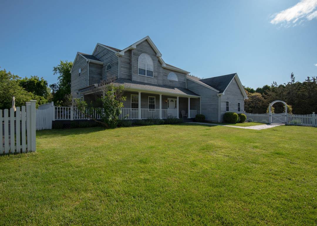 South of Highway Home in WH with fresh interiors