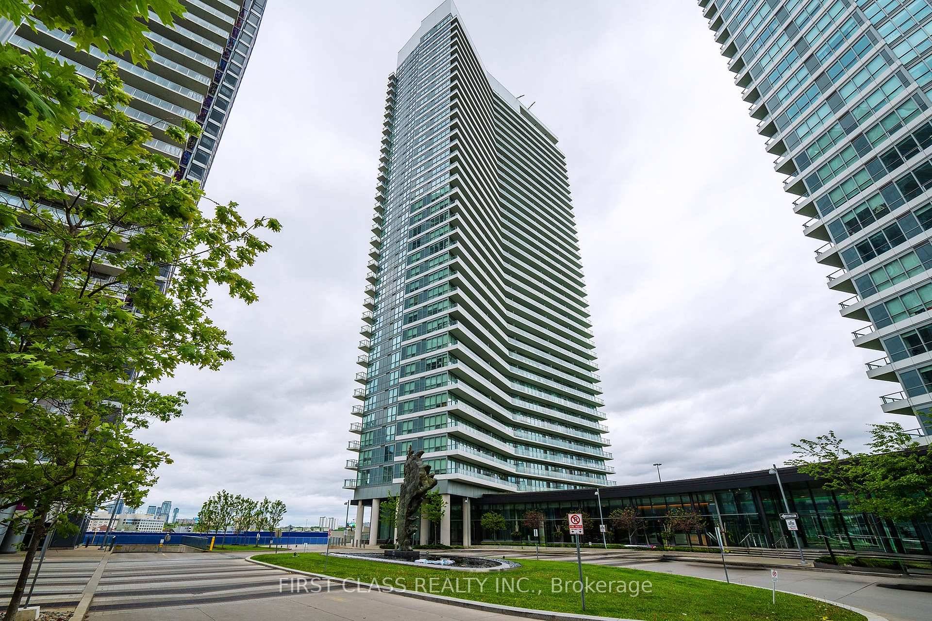 Experience unparalleled luxury in this exceptional two bedroom, two bathroom suite, where floor to ceiling windows unveil breathtaking, unobstructed southwest views of the iconic CN Tower and the vibrant North ...