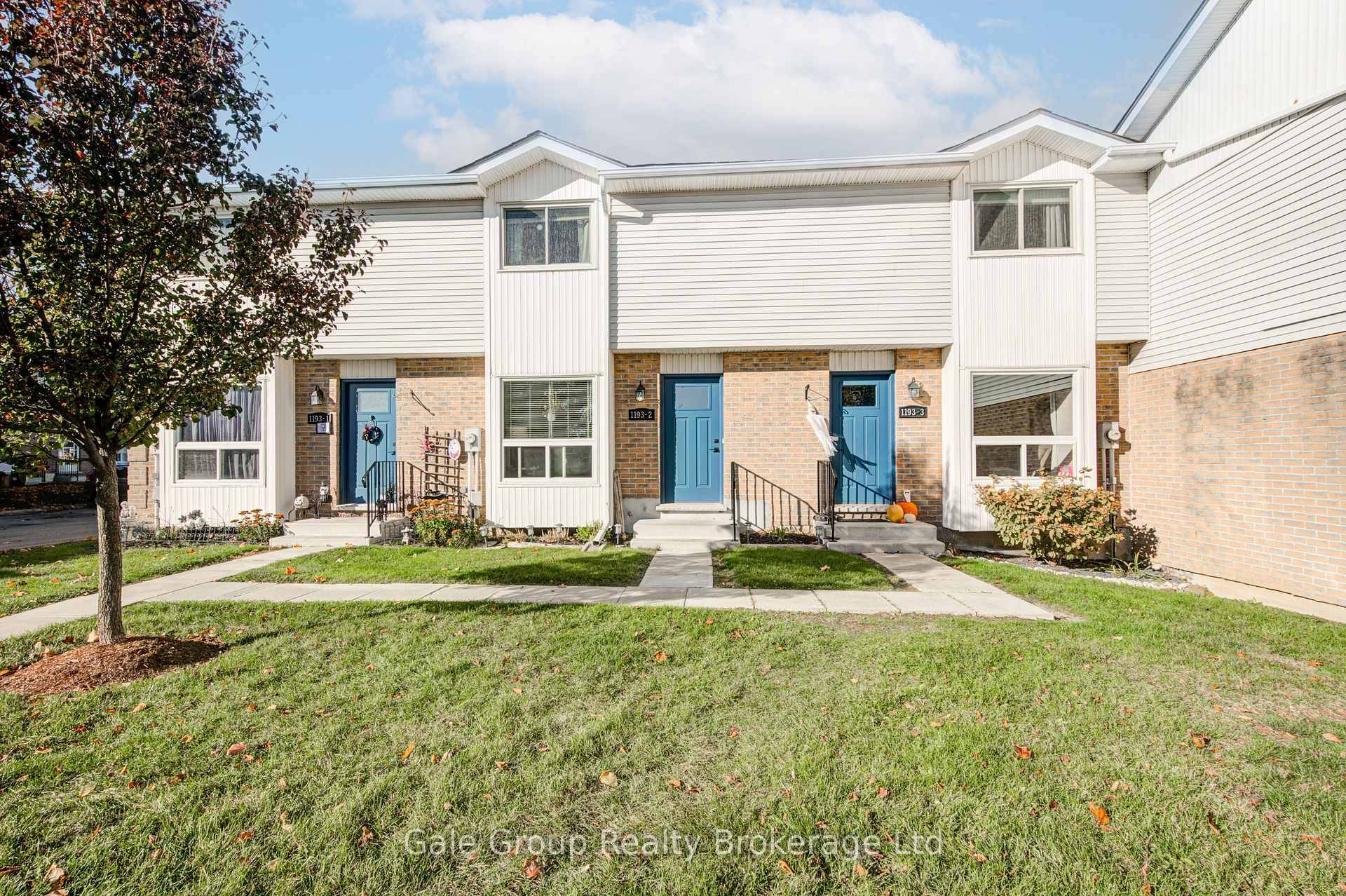 Welcome to this beautifully maintained 3 bedroom, 1.