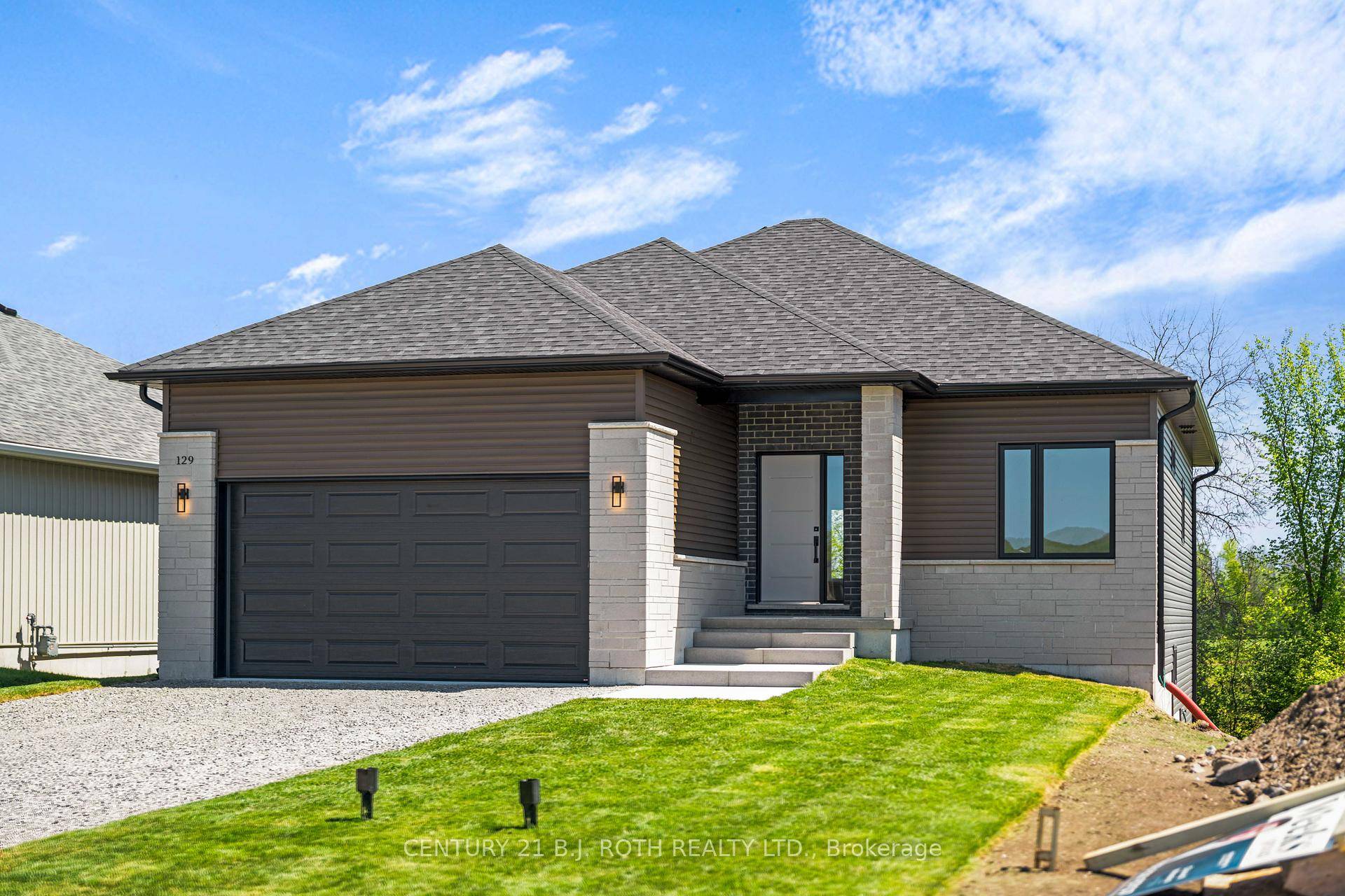 At this price point, this stunning brand new Wincore Homes first showpiece in the area is bringing affordability back without compromising on quality or comfort.