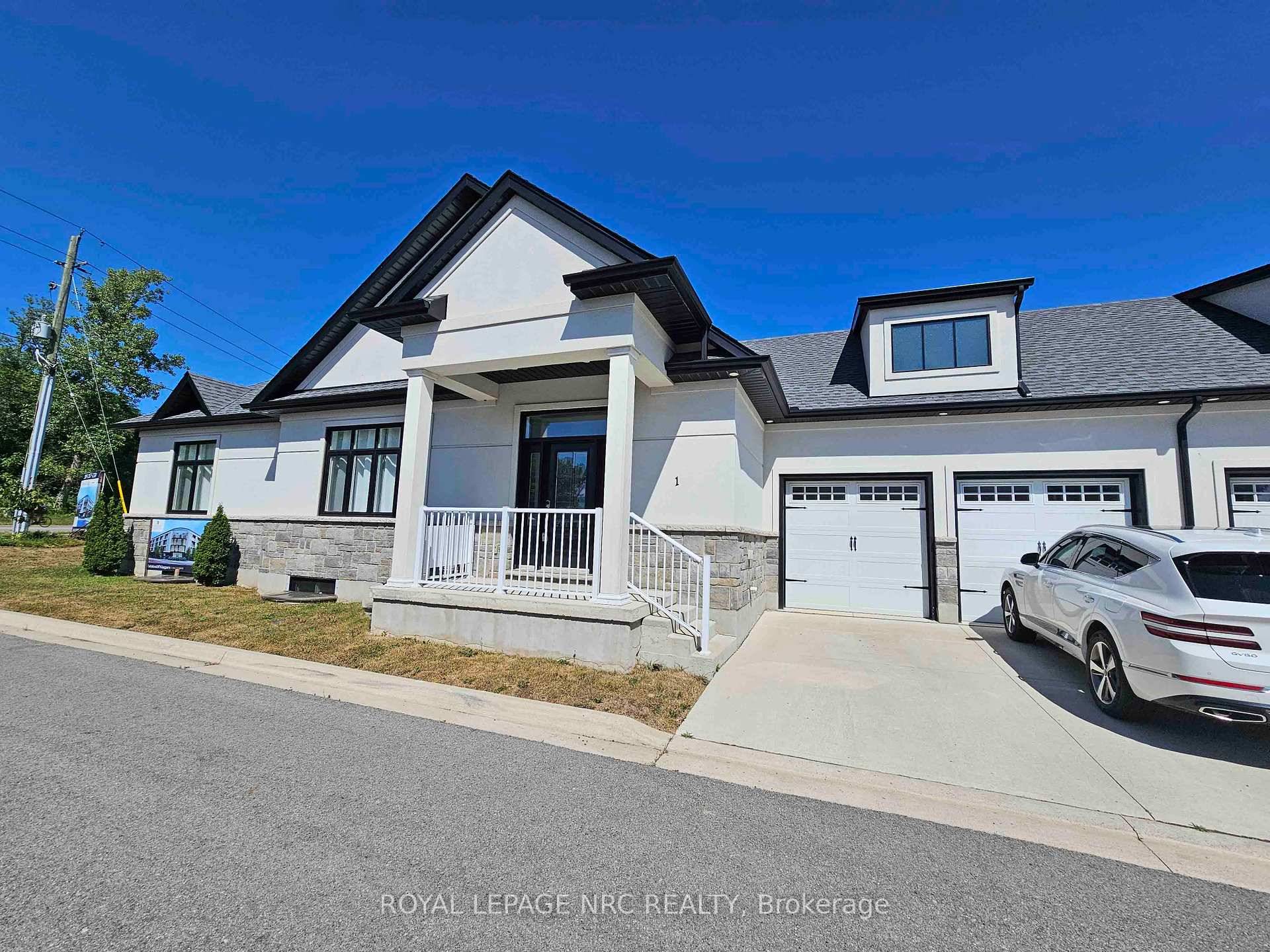Massive size bungalow over 1700sf main floor plan !