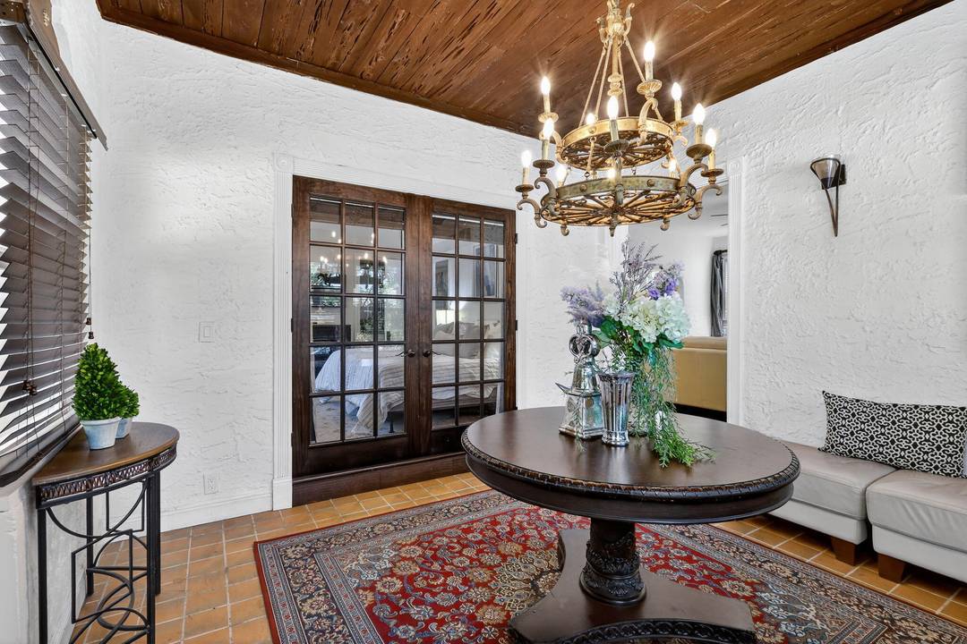 Unique Compound Opportunity Motivated Sellers !