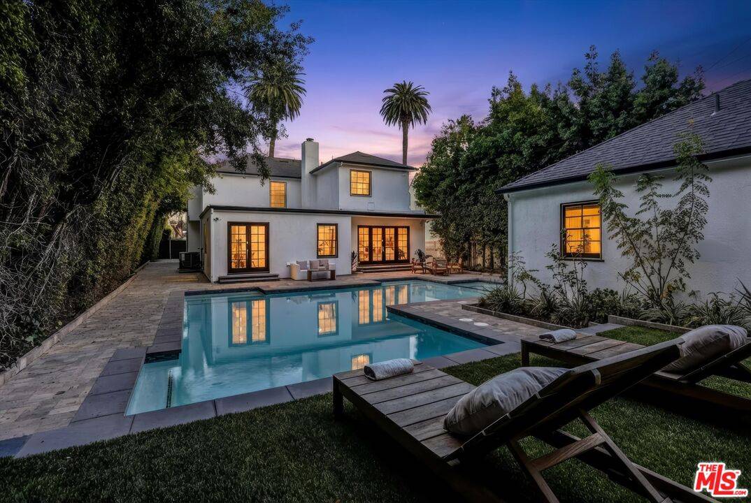 725 N Doheny Dr 4BR Beverly Hills Post Office | B.H.P.O. La