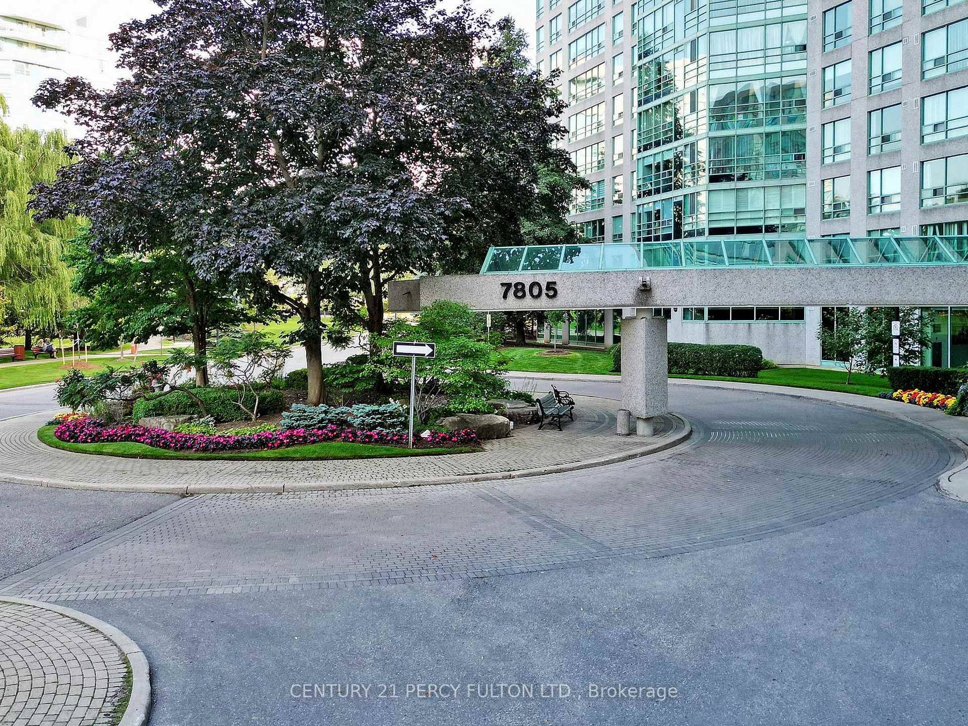 Prestigious Landmark Thornhill, Spacious, 1, 227 sq.