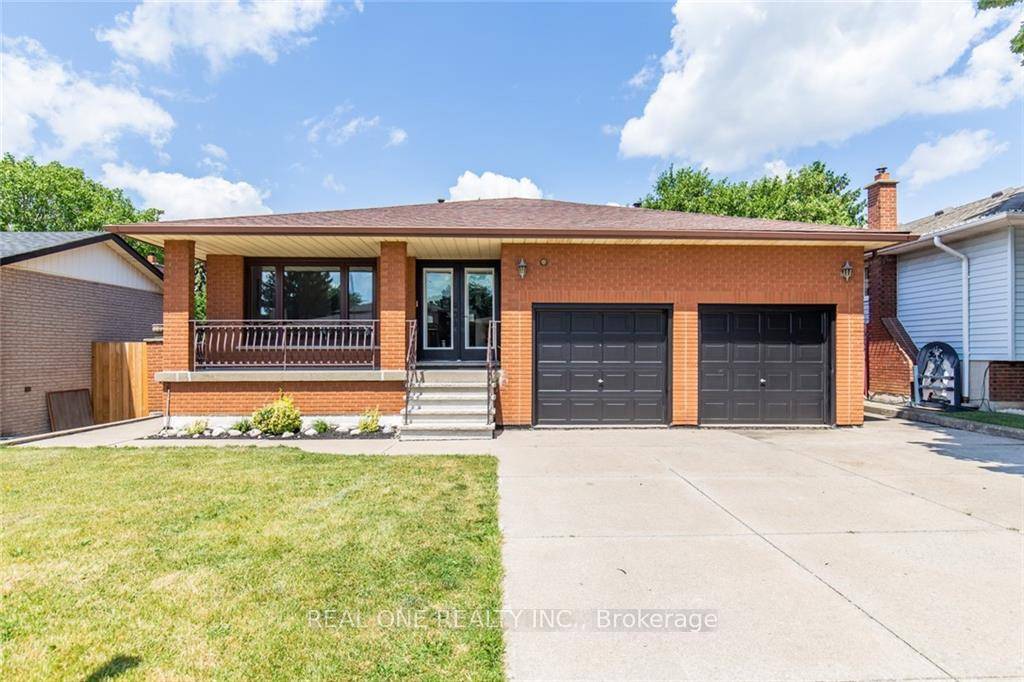 Located at West Mountain, Gilkson, Hamilton, this modern Upper unit offers modern living, fully renovated 2022 from bottom to top, open concept, Quartz counter top, stainless steel appliances.