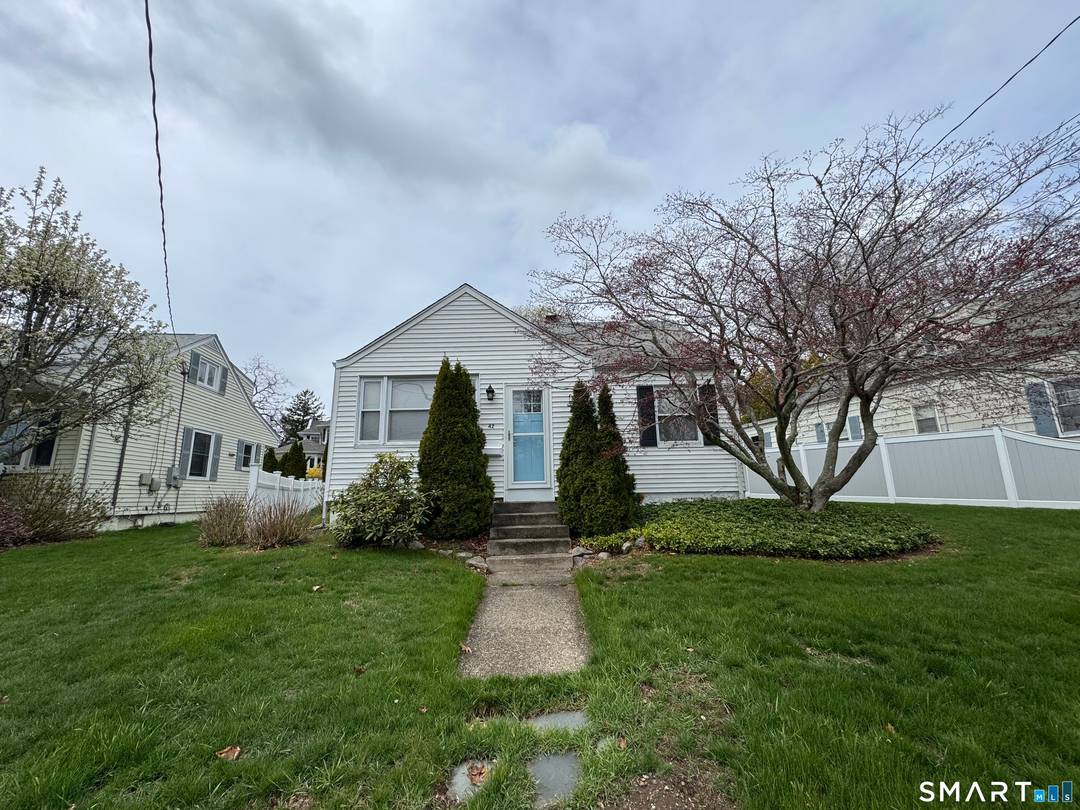 Welcome to this charming coastal gem nestled in the heart of New London's desireable Ocean Beach neighborhood.