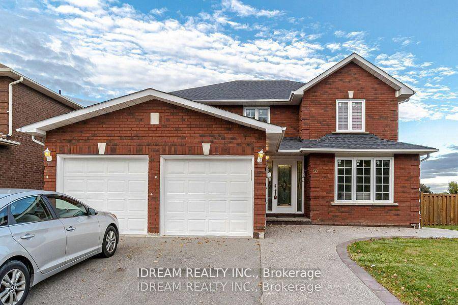 Bright and spacious 4 Bedroom house In Desirable Neighborhood.