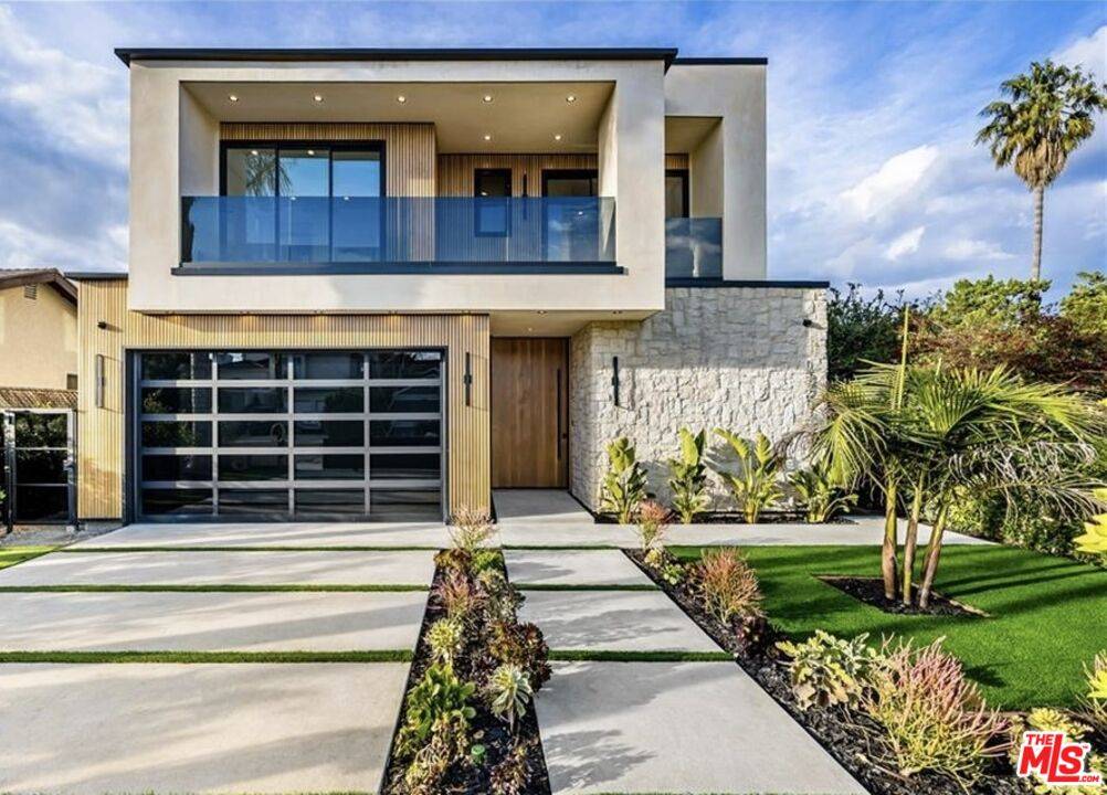 733  N Sierra Bonita Ave 5BR Hollywood Hills East La