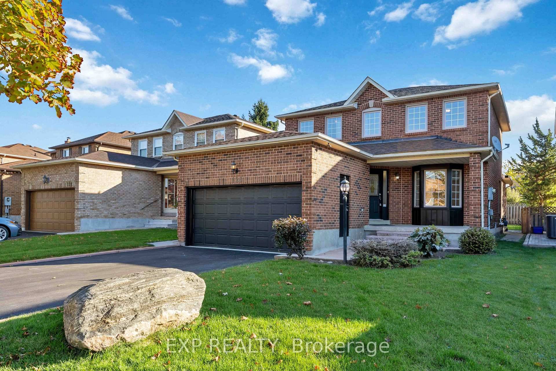 Welcome to 126 Largo Crescent in the sought after Maple community.