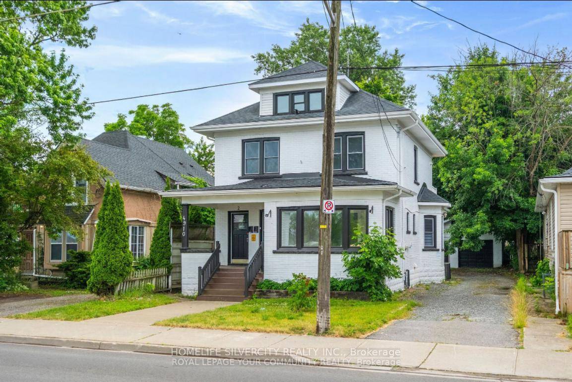 Bright and spacious upper level unit offering 3 bedrooms, a brand new kitchen, renovated 3 piece bathroom, and an inviting living area.
