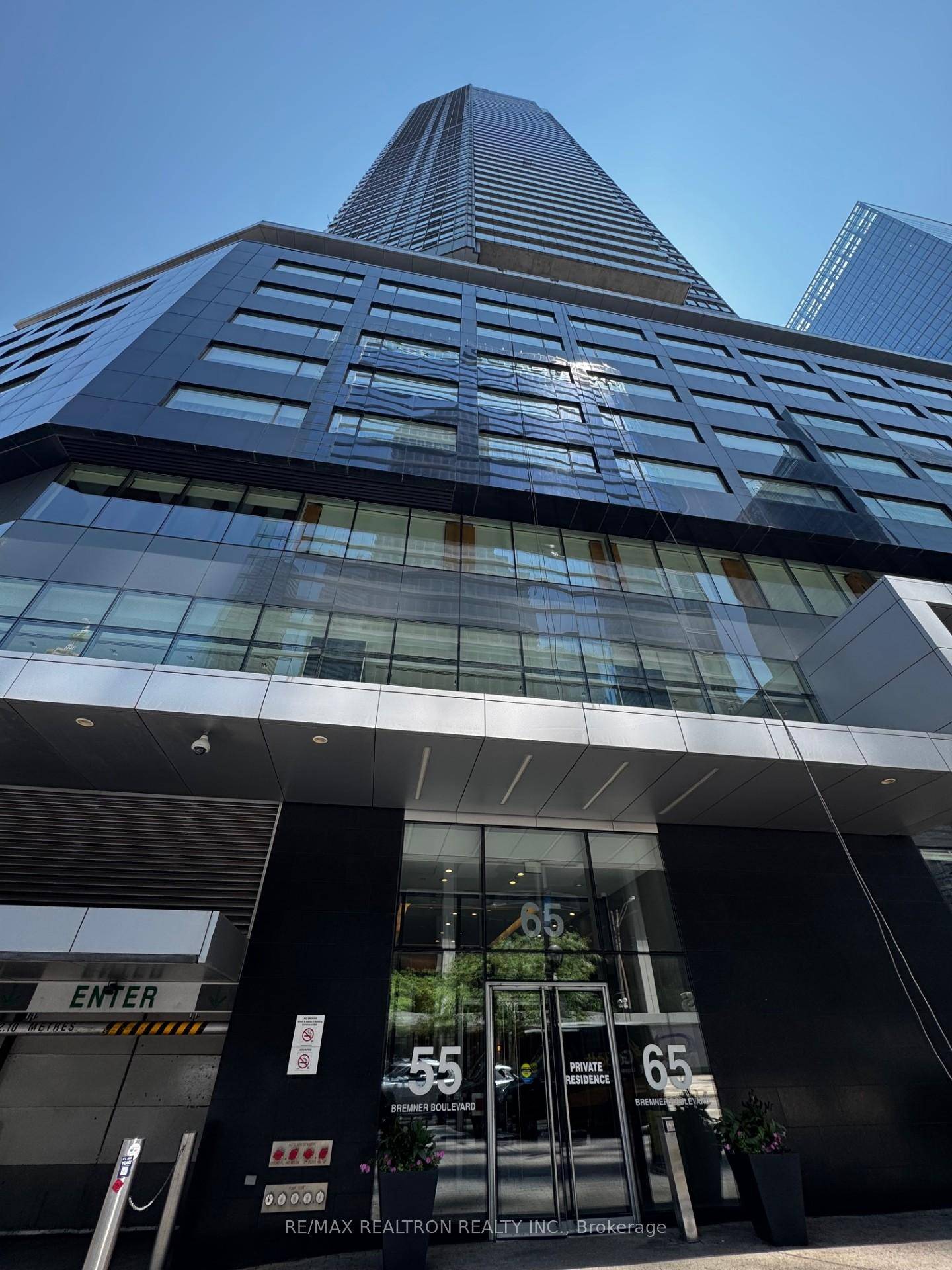 Live in the heart of downtown Toronto at Maple Leaf Square Condos, located at 55 Bremner Blvd just steps from everything the city has to offer !