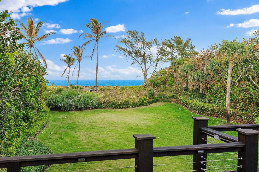 An exceptional opportunity to acquire an exquisite guest house nestled on 0.