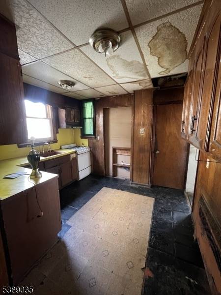 Fixer Upper Opportunity 4BR 1.