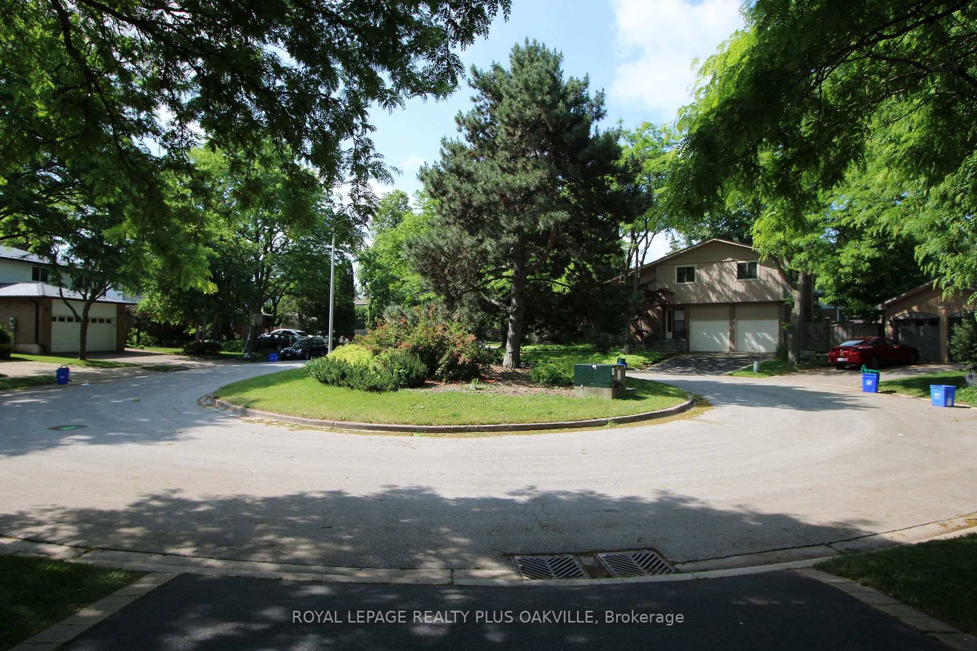 Welcome to this beautifully maintained two storey, four bedroom, 2.