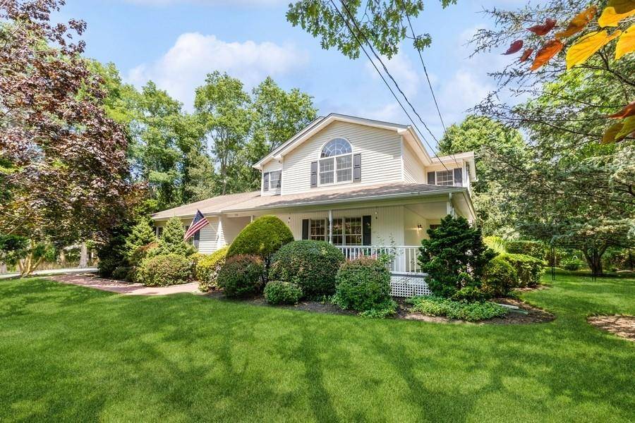 Welcome to 735 Deerfoot Path, Cutchogue, New York.