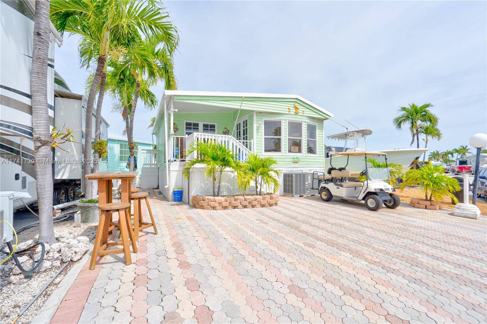 Fall in Love with this Little Gem in Outdoor Resort.
