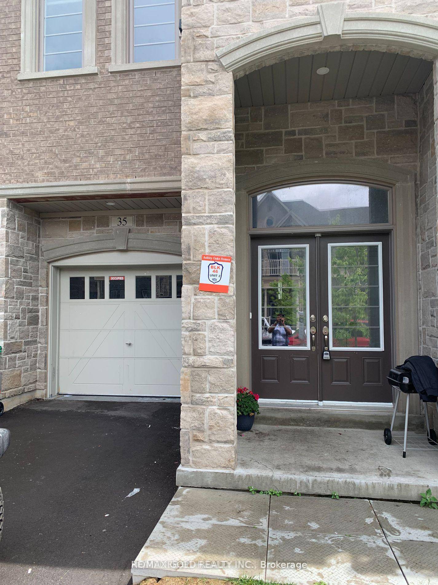 Magnificent free hold town home, less than 4 year old, Build by Ashley oak home currently available for sale.