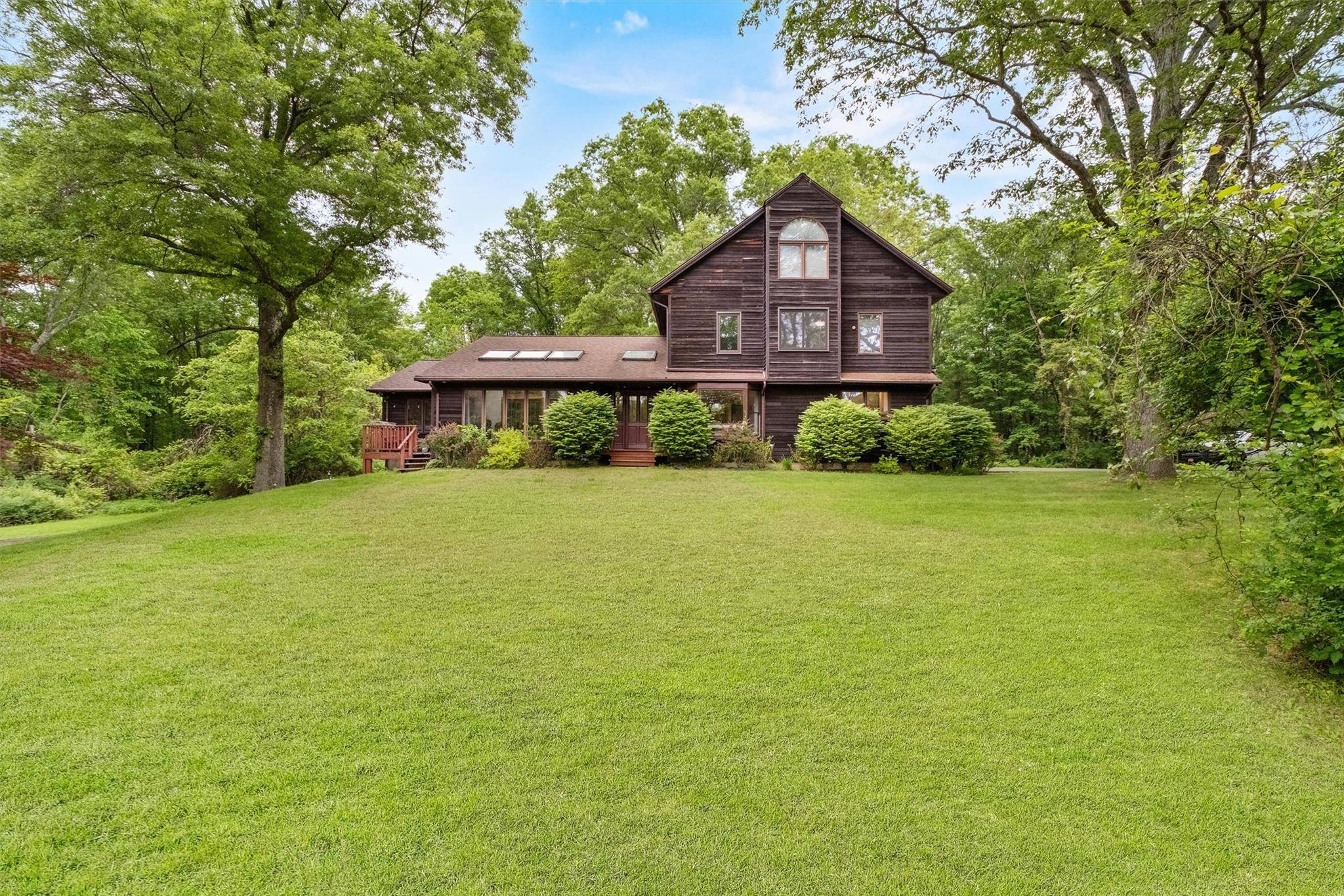 Welcome to 7 Elliotts Ln, where space, comfort, and flexibility all come together right in the heart of New Paltz.