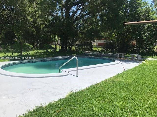 Fully renovated Pool house in the heart of Little Haiti, split floor plan with 4 2 that can be subdivide into two, 2 1's the house situated on oversize lot ...