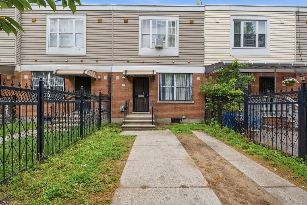 Welcome to 320 Snediker Avenue, a great opportunity for both end users and investors alike.