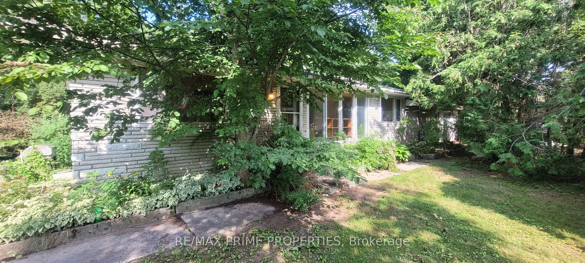 Here's a fantastic project for a savvy handyman or contractor looking to restore a home to its former glory or a visionary buyer ready to build their dream home from ...