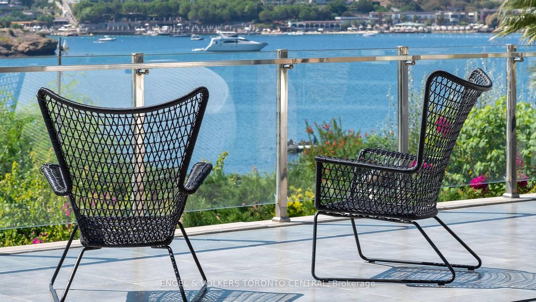 Tired of the everyday ? Imagine waking up to the gentle sea breeze, surrounded by the tranquil beauty of the Aegean.