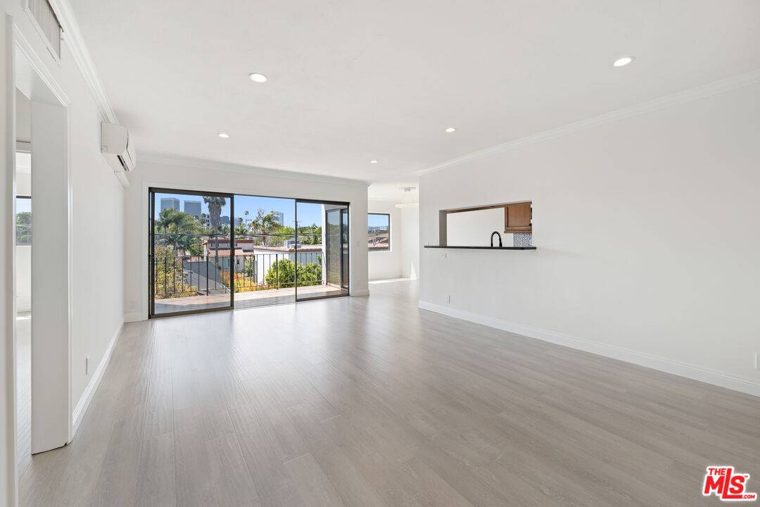 423  S Rexford Dr 2BR Beverly Hills La