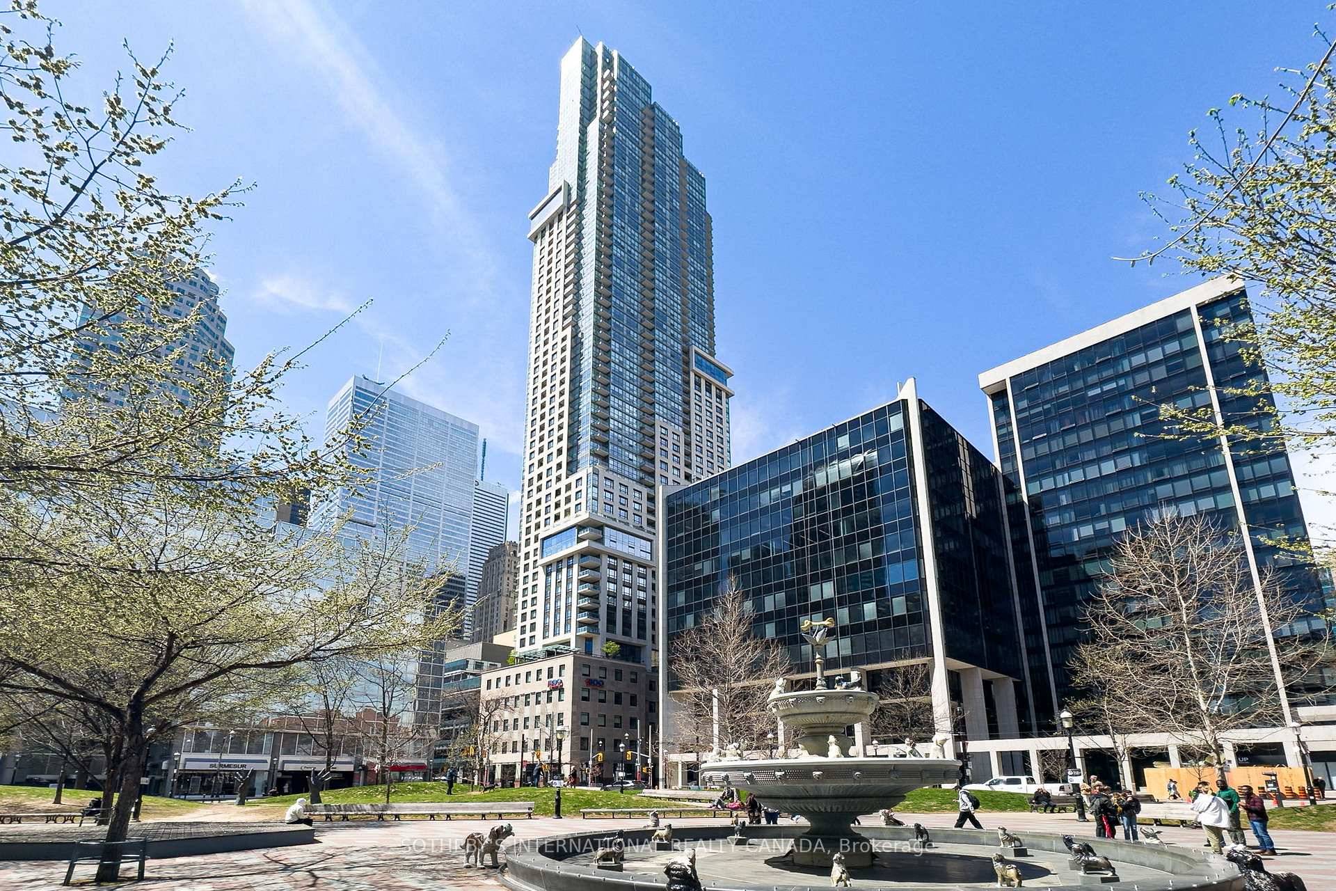 Located in the heart of Toronto's Financial District, this beautifully appointed suite by Concert Developments offers nearly 600 square feet of well designed space.