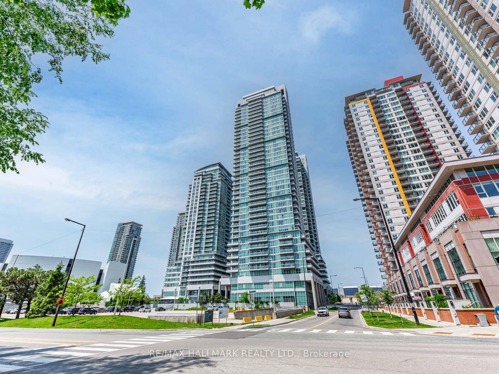 Discover this move in ready 1 bedroom den condo at 50 Town Centre Court, perfect for young professionals or small families seeking a bright, modern home in a vibrant urban ...