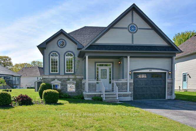 Welcome to 68 Oriole Crescenta spotless, move in ready 4 bedroom, 2 bathroom home located in the sought after Wasaga Beach community.