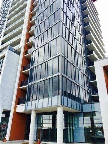 Spacious 1 Den Condo with 2 Full Baths in Prime Richmond Hill Location Well maintained and upgraded 678 sq.